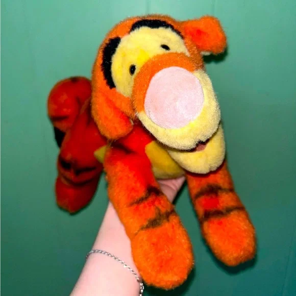 laying tigger Disney - Picture 1 of 6